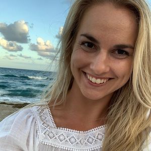 Meet your Posher, Olivia